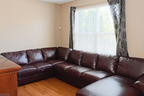 31 Winding Hill Dr, Hackettstown NJ  07840-5675 exterior