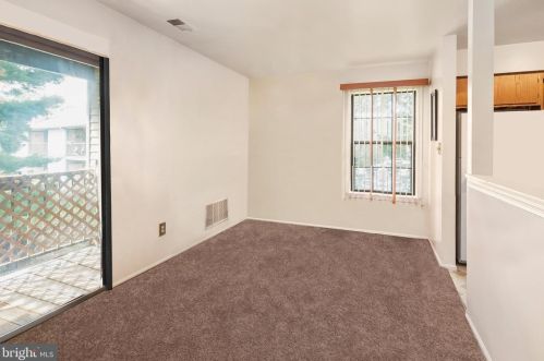 92 Wyndham Pl, Trenton NJ 08691-3127 exterior