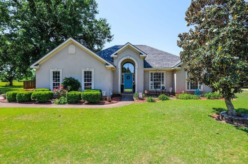 102 Gable Dr, Warner Robins, GA 31088-2570