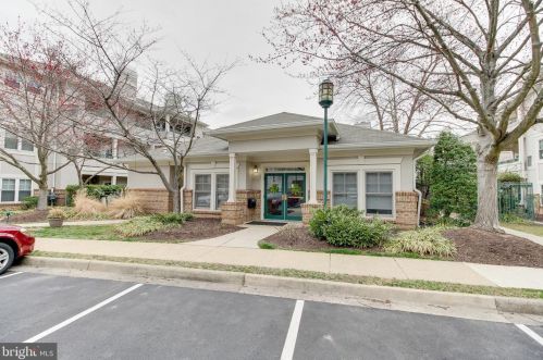 12005 Taliesin Pl, Herndon VA  20190-3370 exterior