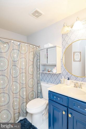 179 Colonial Dr, Charles Town WV  25414-4498 exterior