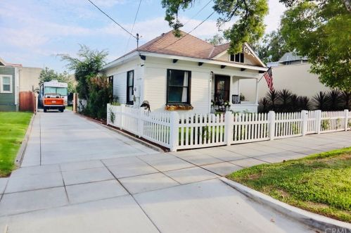 424 9th St, Upland, CA 91786-5339
