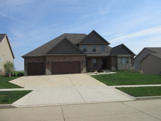 5402 Longfield Rd, Bloomington, IL 61705-9500