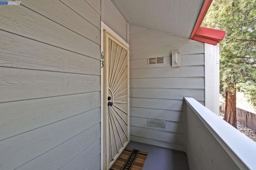 29612 Mountain Oak Ct, Hayward, CA 94544-6734