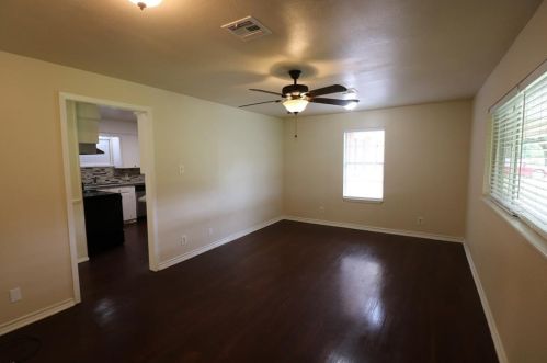 137 Lostrocco St, Angleton TX  77515-9345 exterior