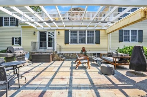 46 Pine Hill Ave, Norwalk CT  06855-2810 exterior