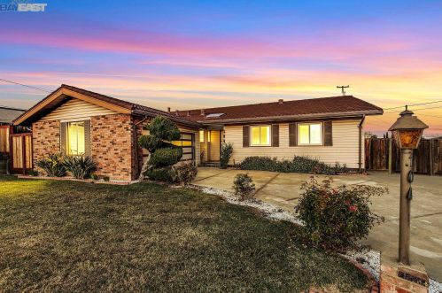 104 Corrinne Ct, San Ramon, CA 94583-3725