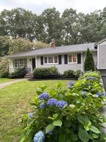 315 Angell Rd, Lincoln, RI 02865-5001
