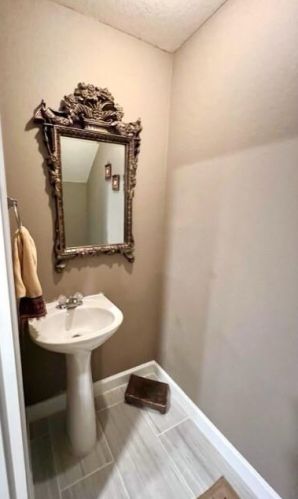 12301 Drummond Dr, Austin TX  78754-6014 exterior