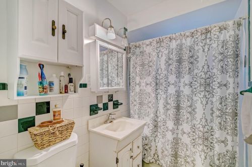 1113 Navahoe Dr, Silver Spring MD 20903-3338 exterior