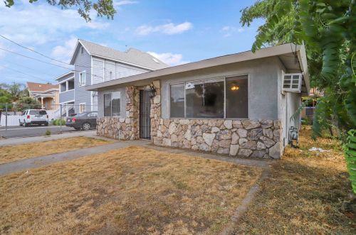 639 Hazelton Ave, Stockton, CA 95203-3714