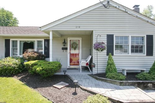 218 Hurley Dr, Hackettstown, NJ 07840-1832