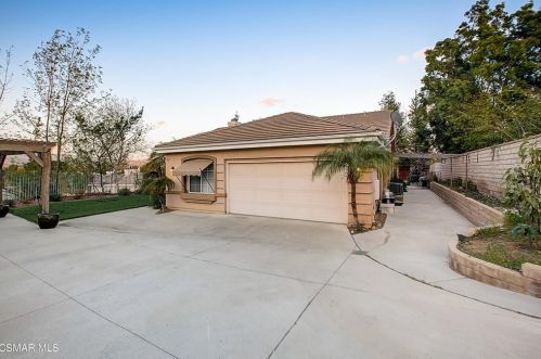 1267 Fitzgerald Rd, Simi Valley CA 93065-4480 exterior