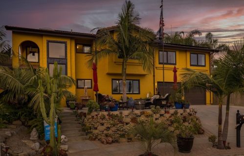 2094 Linda Ln, Carlsbad, CA 92008-2041