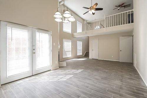 711 Meadowcreek Ct, Garland TX  75043-5265 exterior