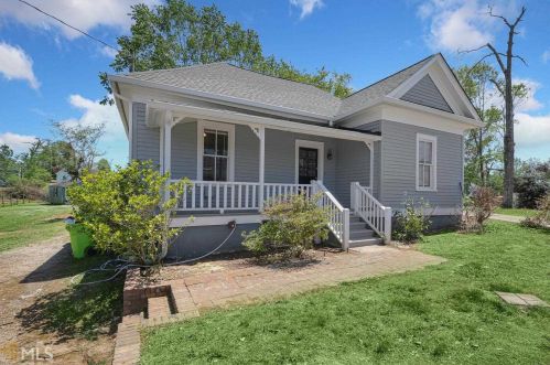 68 2nd Ave, Newnan, GA 30263-2760