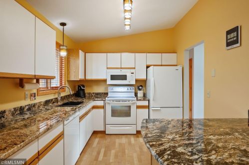 4460 Hamilton Dr, Saint Paul MN  55123-1974 exterior