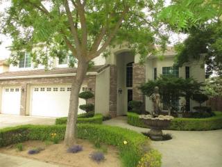 9840 Cedar Ave, Fresno, CA 93720-1385