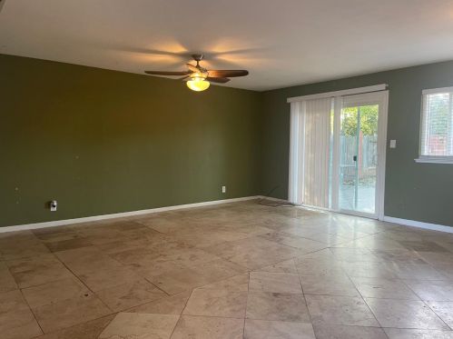 9370 Los Torres Dr, Elk Grove, CA 95624-1544