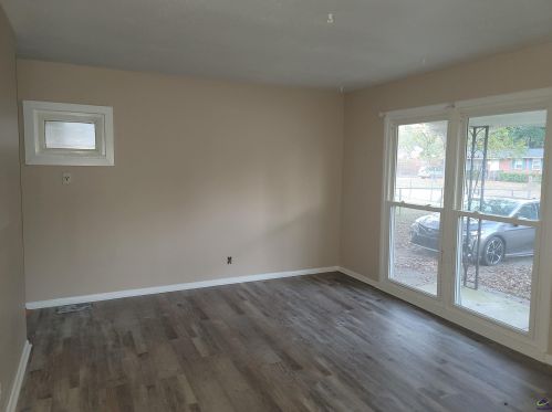 214 Delaware Ave, Warner Robins, GA 31093-2407
