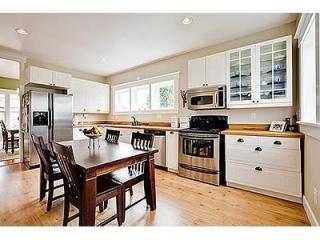 6733 18th Ave, Seattle WA  98106-1628 exterior