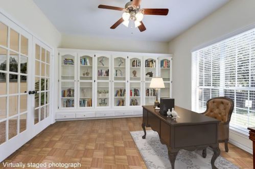 208 Ashworth Dr, Austin TX  78746 exterior