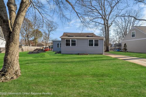 3106 Hiawatha Ave, Point Pleasant Beach, NJ 08742-3542