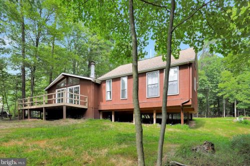 112 Algonquin Trl, Hedgesville WV  25427-5568 exterior