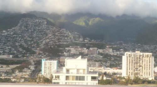 2427 Kuhio Ave, Honolulu HI  96815-3301 exterior