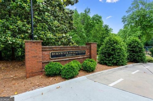 3959 Hovis Ct, Atlanta GA  30319-1680 exterior