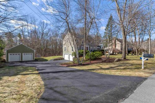 15 Gervaise Dr, Derry, NH 03038-4607