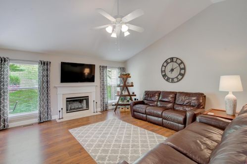 824 Sundance Ct, Fenton, MO 63026-7607