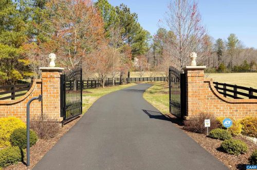 3523 Blandemar Dr, Charlottesville, VA 22903-7677