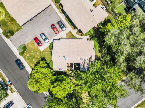 7917 Harvel Dr, Sandy UT 84070-0118 exterior