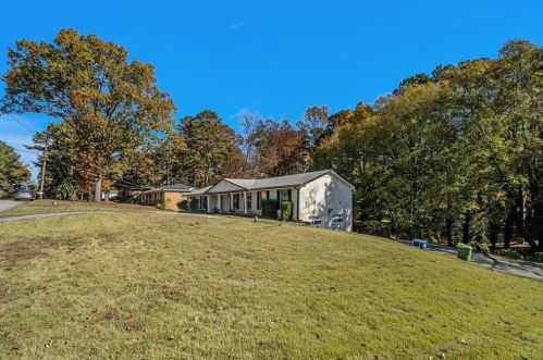 352 Harris Manor Dr, Atlanta GA  30311-2117 exterior