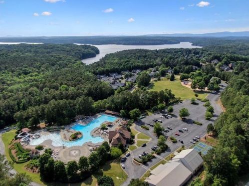 506 Chestnut Walk, Holly Springs GA  30114-7748 exterior