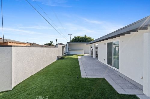 300 Brookhurst St, Anaheim CA  92801-5608 exterior