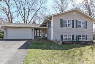 2613 Jackson Dr, Downers Grove, IL 60517-1141
