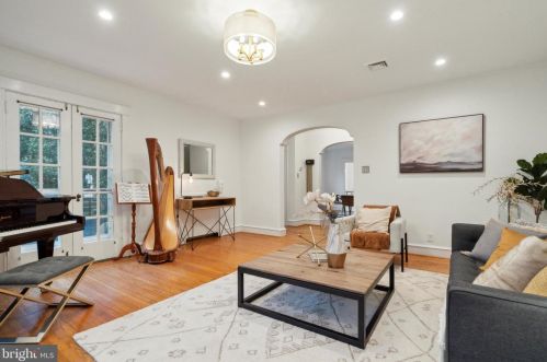 426 Durham St, Philadelphia PA  19119-1222 exterior