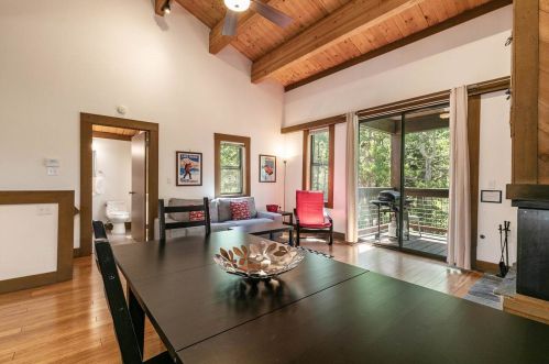 3069 Silver Strike, Truckee CA  96161-4207 exterior