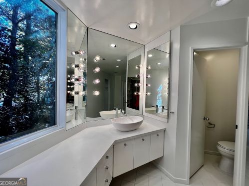 13 Heards Overlook Ct, Atlanta GA  30328-4757 exterior