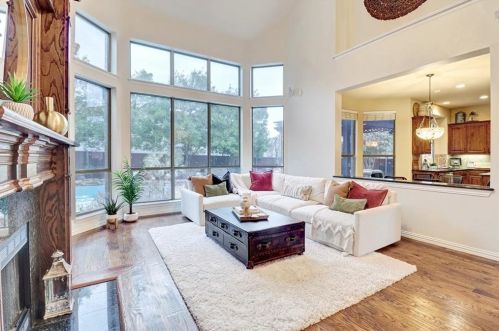 2540 Grn Oak Dr, Carrollton TX 75010-4221 exterior