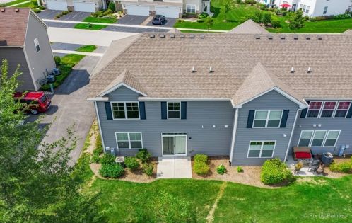 1351 Lighthouse Ln, Pingree Grove IL  60140-2075 exterior