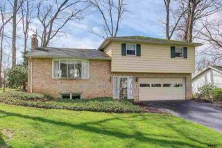 2 Rainier Dr, York, PA 17402-5032