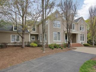 19 Chesterfield Dr, Chester, NJ 07930-2018