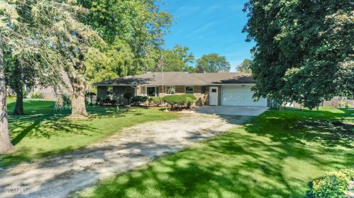 13 Orchard Ave, Oswego, IL 60543-9753