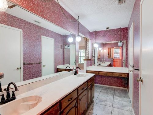 410 Granada Calle Ct, Granbury TX 76049-1476 exterior