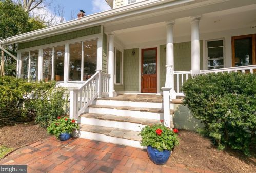 3 Edgewater Ln, Severna Park, MD 21146-4714