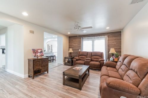2517 Heffron Dr, Anaheim, CA 92804-4005