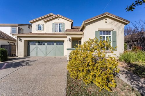 11747 Justinian Dr, Rancho Cordova, CA 95742-8052